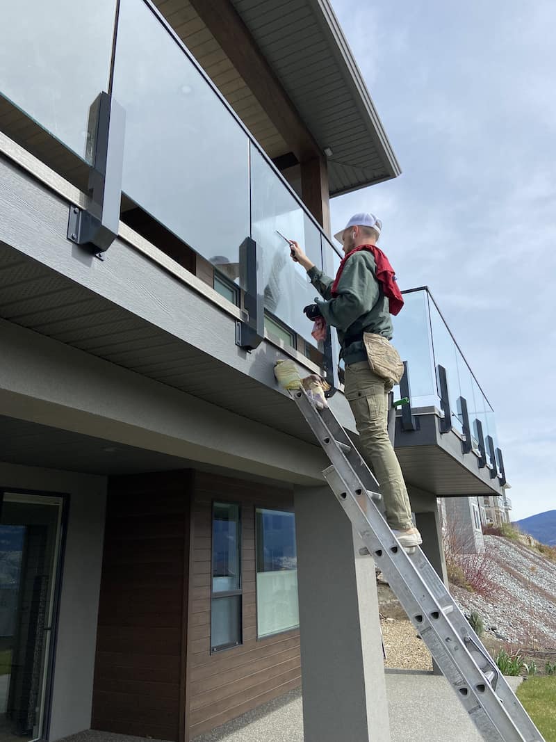 Cleaning Exterior Glass Railing